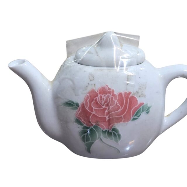 Bule de porcelana em miniatura