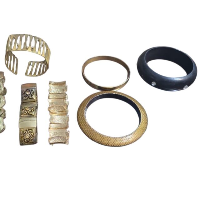 Lote de pulseiras diversas
