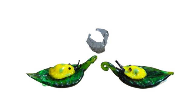 Enfeite em Murano representando Caracol na folha. (valor unitário)