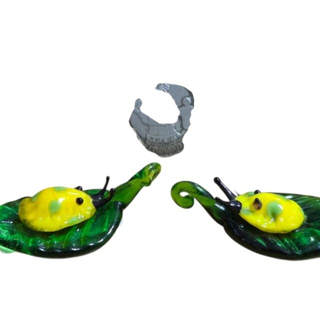 Enfeite em Murano representando Caracol na folha. (valor unitário)