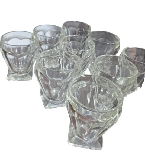 Conjunto de belas taças de sobremesa em grosso cristal de ótima qualidade