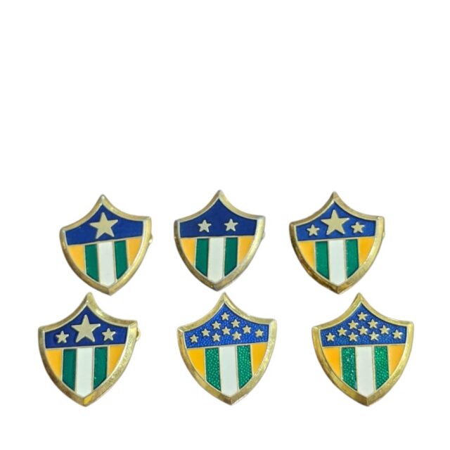 Lote de broches colecionáveis em metal da Confederação Brasileira de Desportos (CBD)