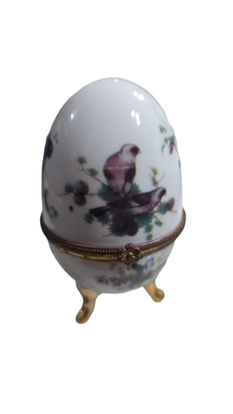 Ovo potiche de porcelana com bela arte