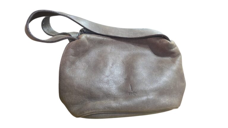 Bolsa antiga de couro