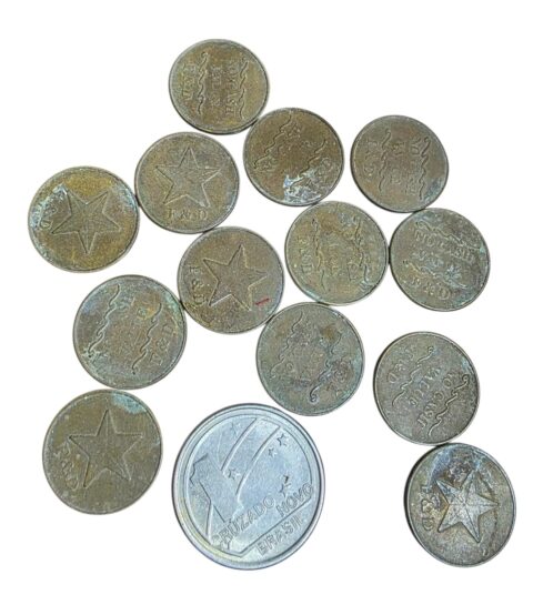 Lote de moedas e fichas antigas