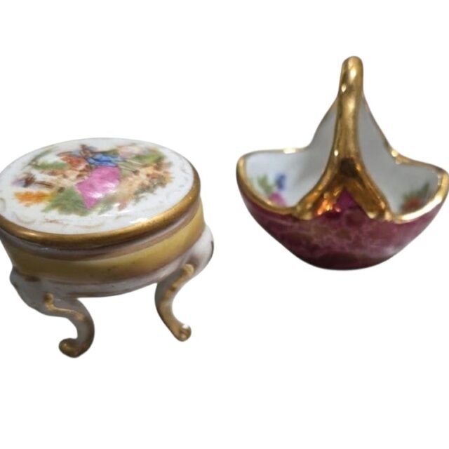 Par de miniaturas francesas Limoges, belíssima arte e dourações