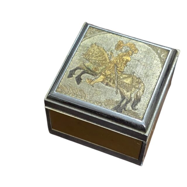 Caixa porta-joias musical vintage de metal