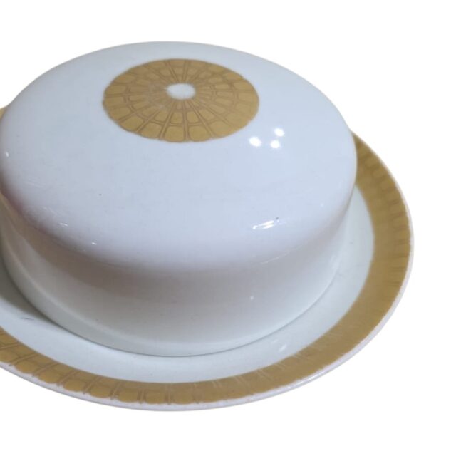 Elegante manteigueira de porcelana Renner