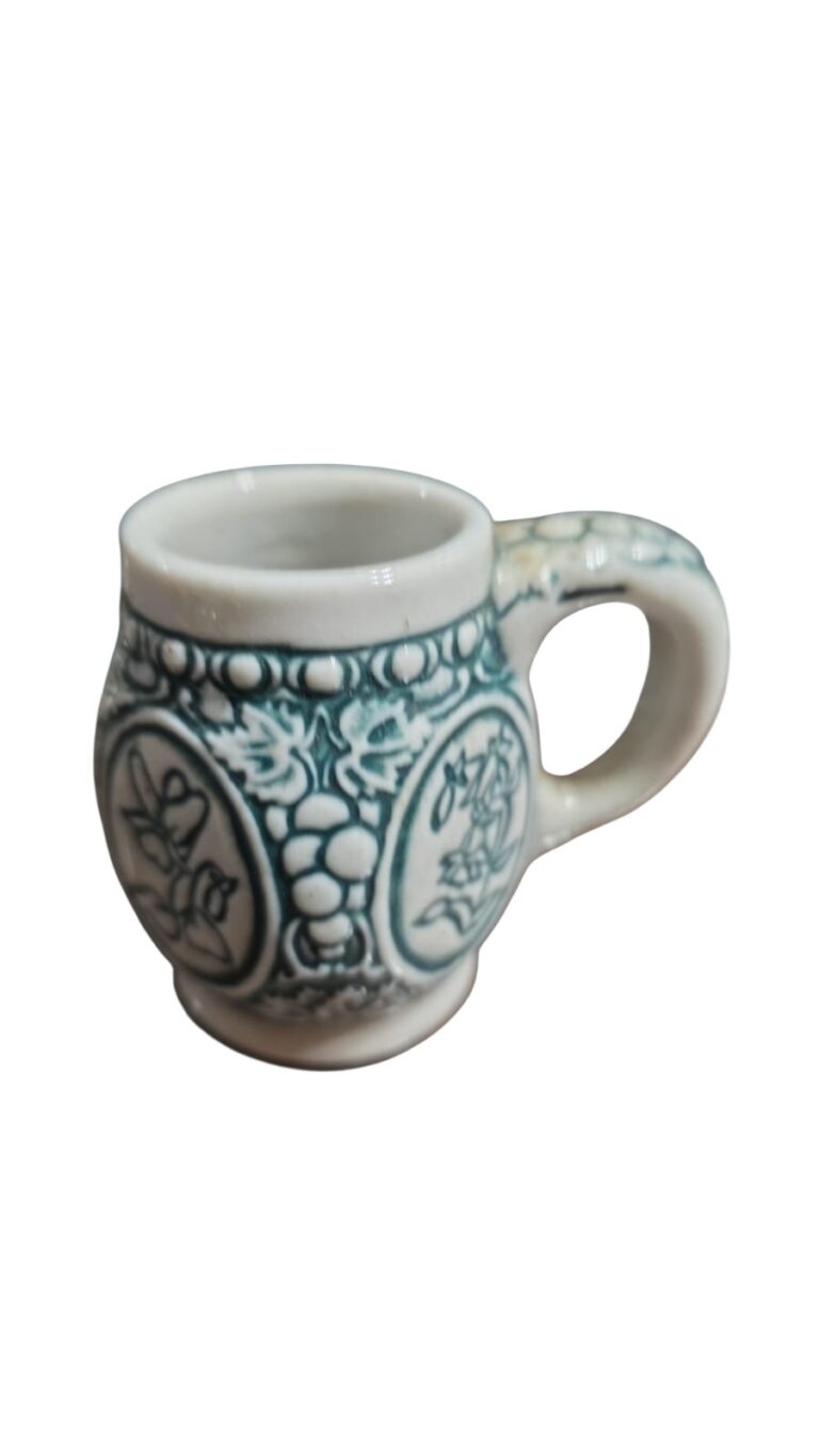 Pequena caneca Ceramarte