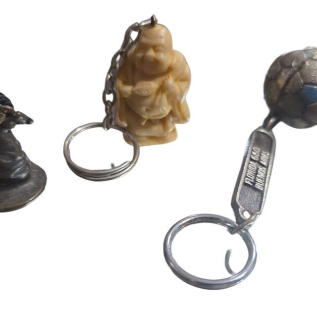 Trio de chaveiros colecionáveis