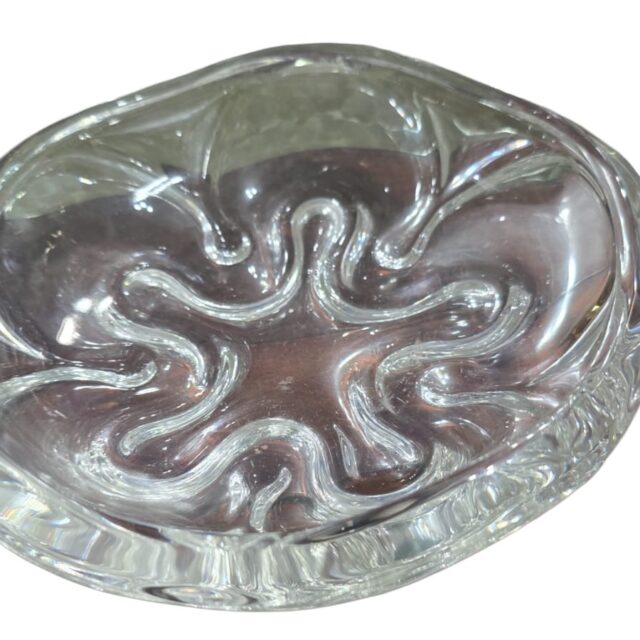 Elegante centro de mesa em cristal