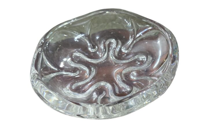 Elegante centro de mesa em cristal