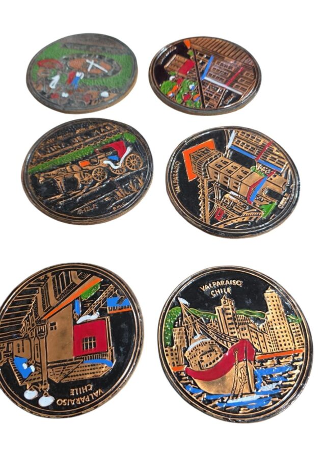 Conjunto de porta copos chilenos de cobre e cortiça