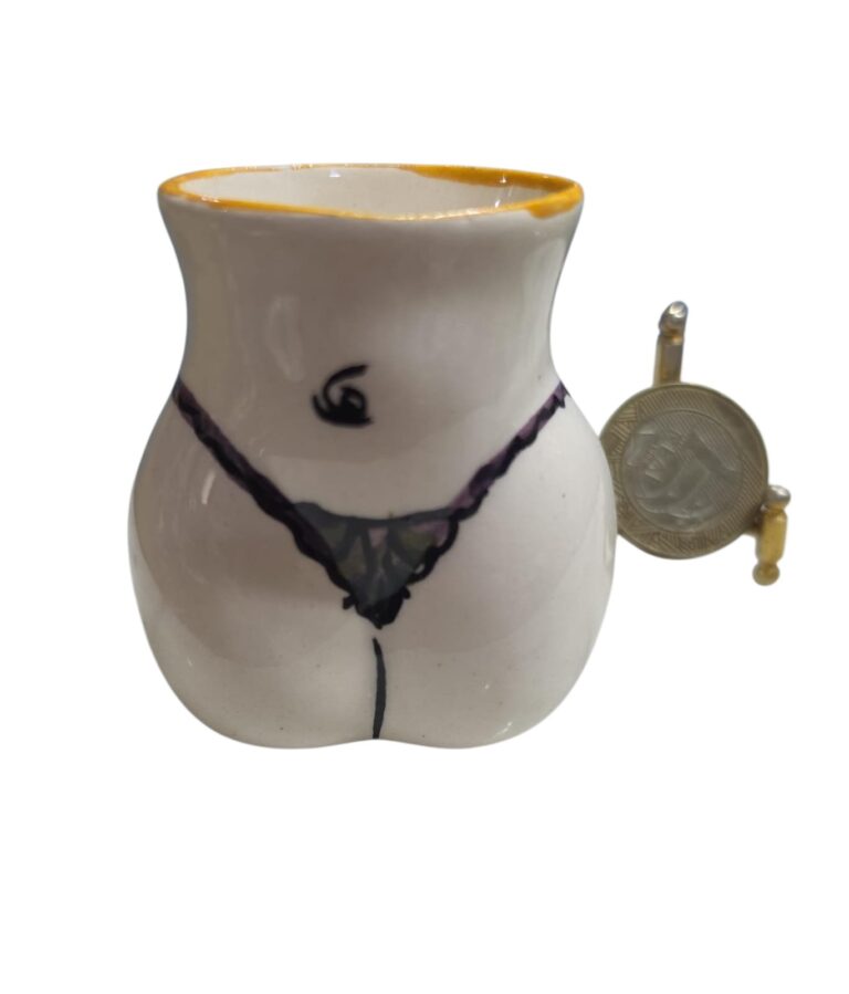 Copinho ou vaso de porcelana pintado a mão