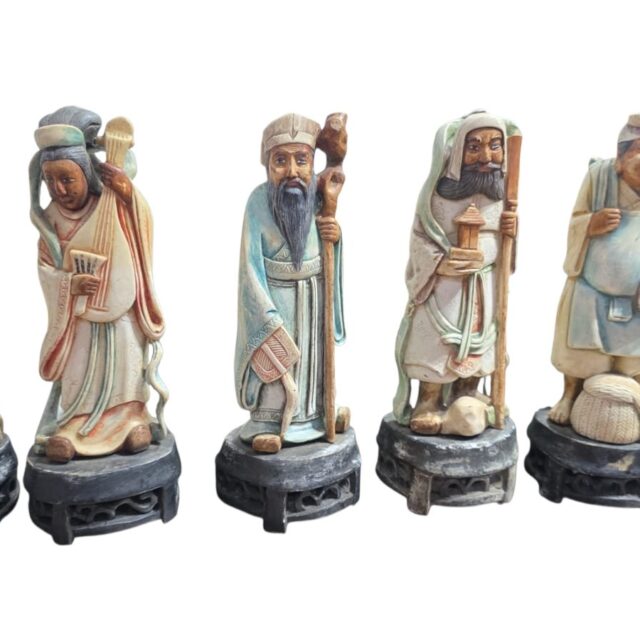 Conjunto de esculturas orientais feitas a mão em estuque, antigas, boa qualidade