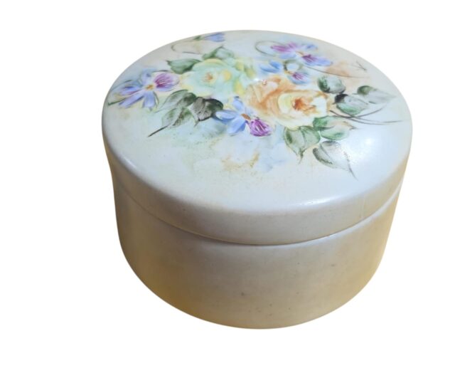 Belíssimo potiche de porcelana, tampa pinta a mão
