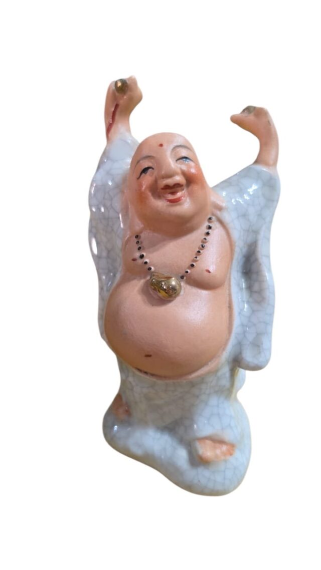 Bela escultura representando Buda, porcelana oriental