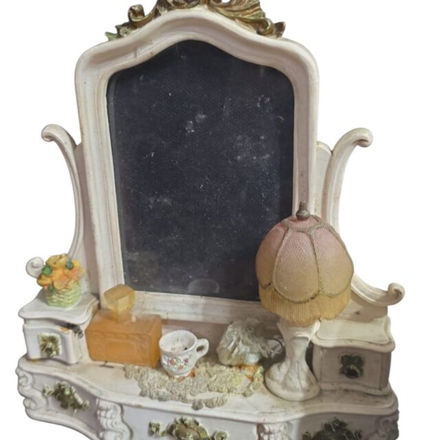 Porta retrato decorativo de resina, fino detalhamento