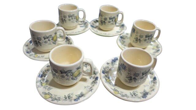 Xícara de café com pires porcelana Schmidt (valor unitário)
