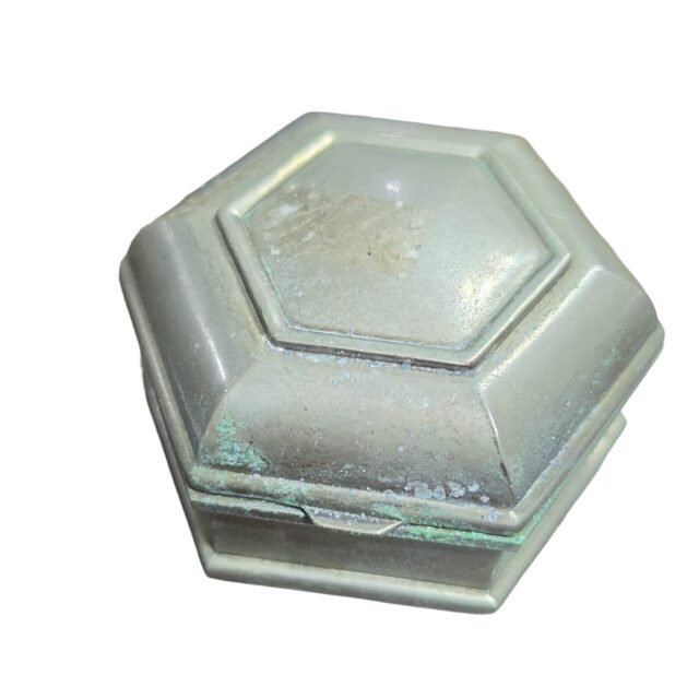 Porta joias de metal, forrado com veludo