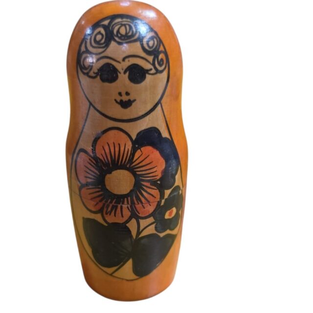 Matrioska russa solitária