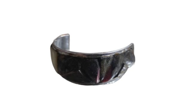 Bracelete vintage com pedras e madrepérola
