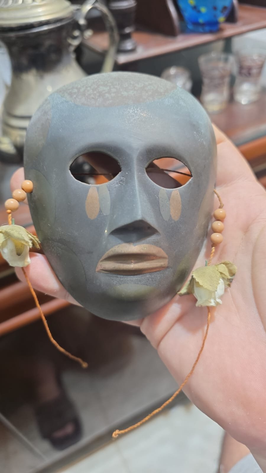 Antiga máscara de bronze - Imagem 2