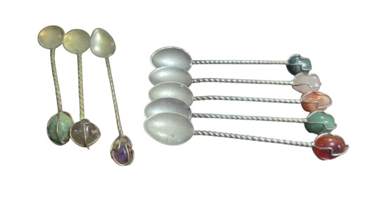 Conjunto de colheres com pedrinhas