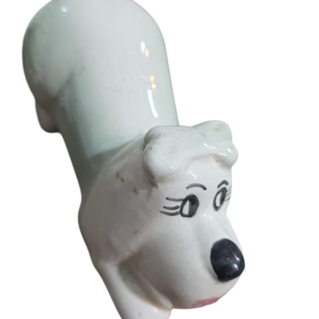 Antigo cachorro de louça
