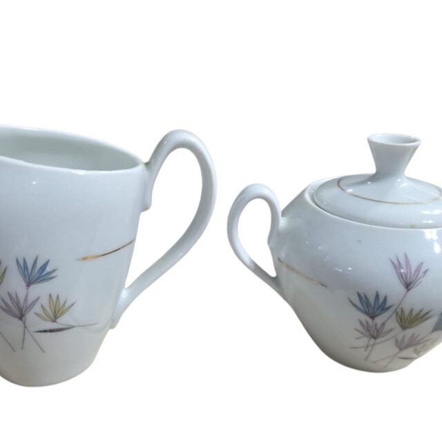 Par, açucareiro e leiteira porcelana Renner