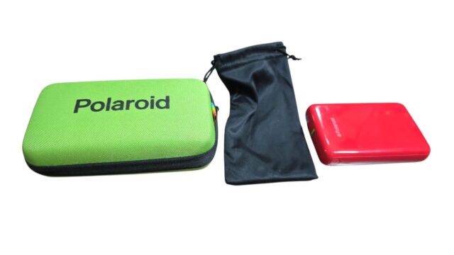 Estojo Polaroide e impressora de bolso
