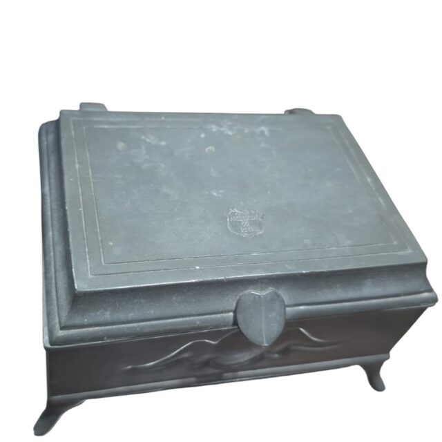 Antigo porta joia em Pewter