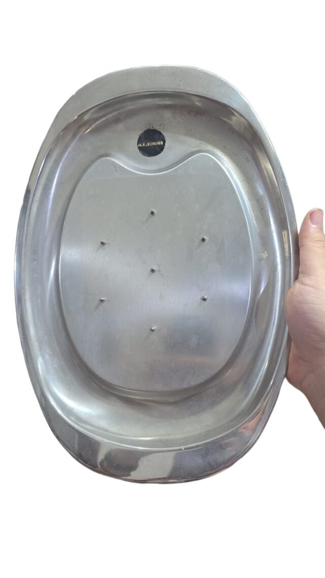 Antiga travessa inox, em bom estado de conservação