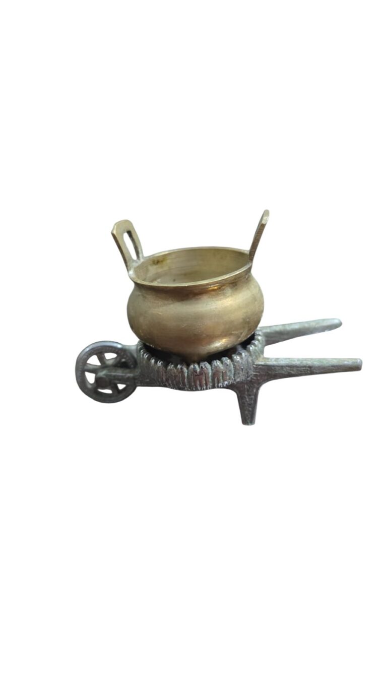 Pequeno carrinho floreira com Cachepot de bronze