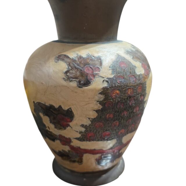 Elegante vaso em cloisonné indiano com belíssima arte esmaltada, feito a mão