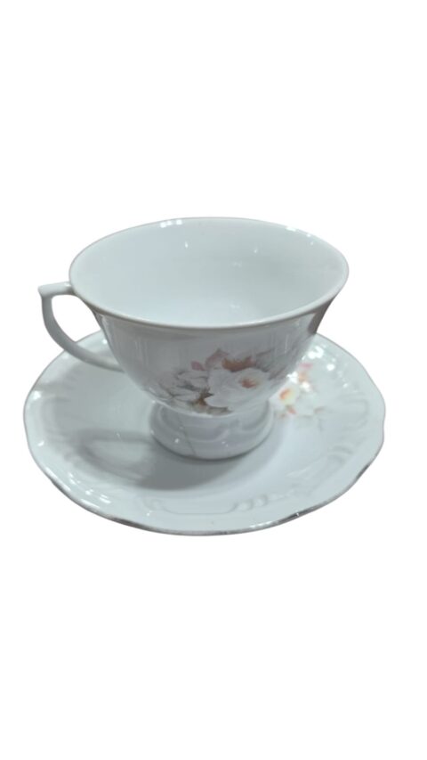 Xícara de chá com pires porcelana Schmidt, motivos florais e relevos