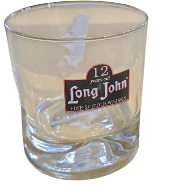 Copo de whisky de grosso cristal