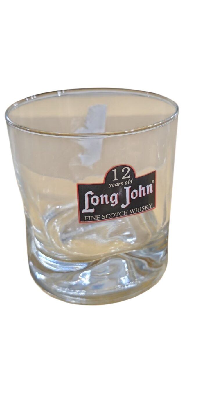 Copo de whisky de grosso cristal