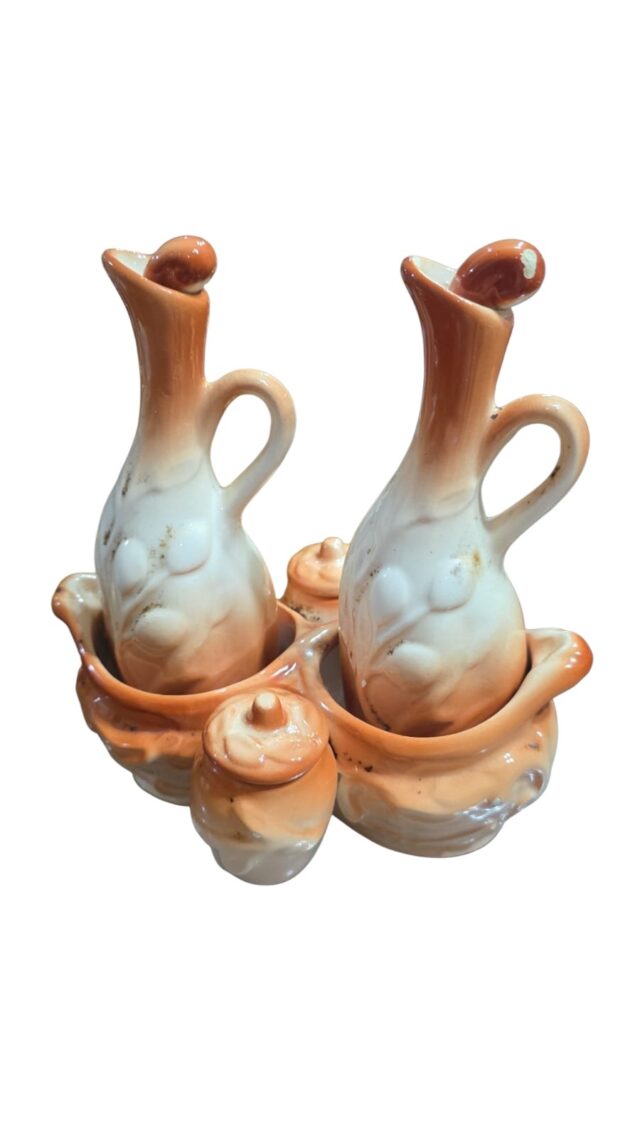 Antigo galheteiro de louça
