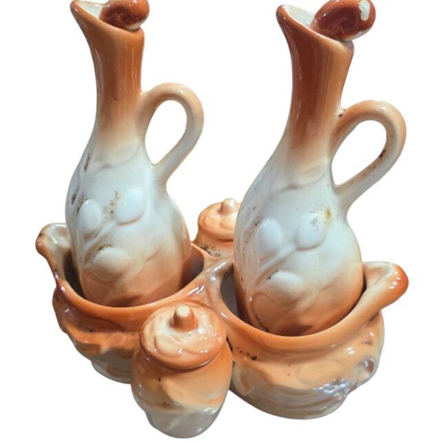 Antigo galheteiro de louça
