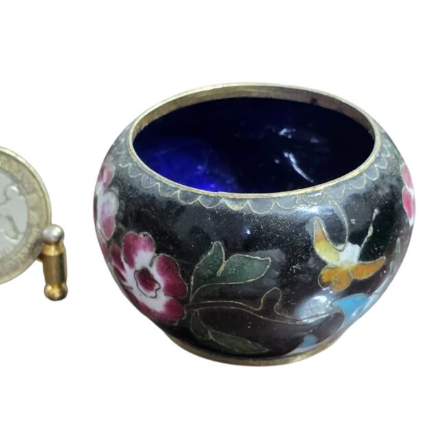 Pequena tigela ou saleiro em miniatura no estilo cloisonné chinês