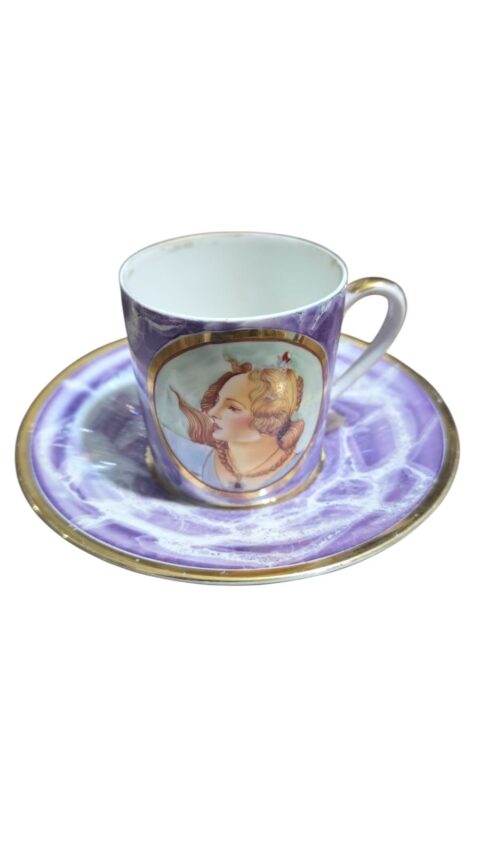 Antiga xícara de café italiana com belíssima arte