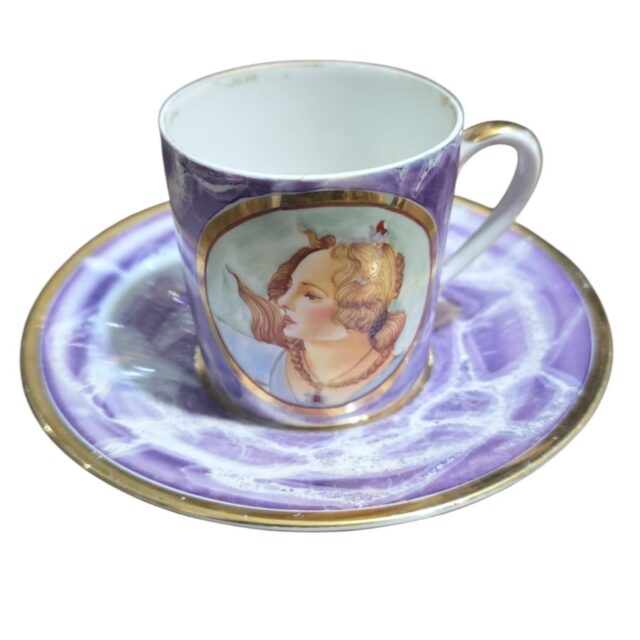 Antiga xícara de café italiana com belíssima arte
