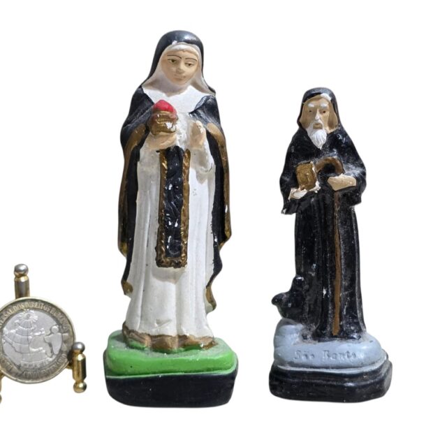 Par de imagens religiosas em gesso